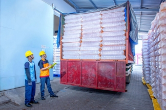 Pengecekan oleh Kepala Gudang